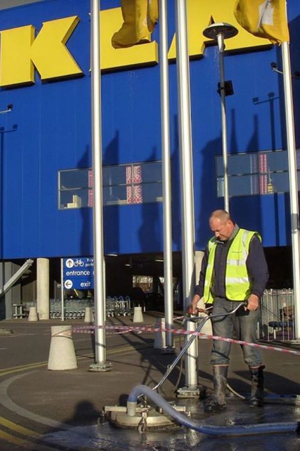 Commercial Exterior Cleaning Services in Cheltenham