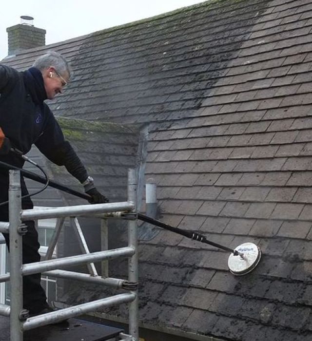 roof-cleaning-6-kireth-ai