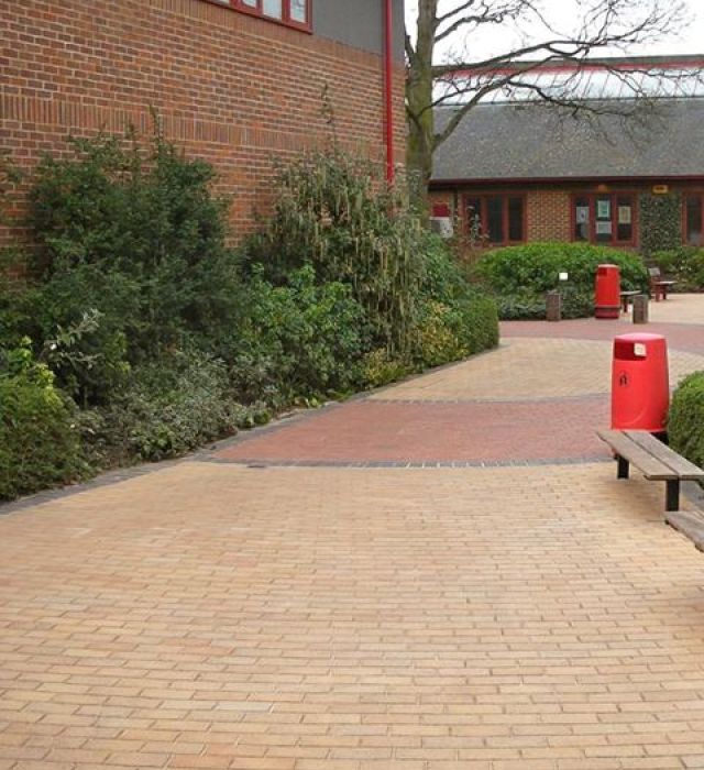 driveway-cleaning-11-kireth-ai