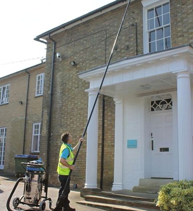 gutter-cleaning-9-kireth-ai