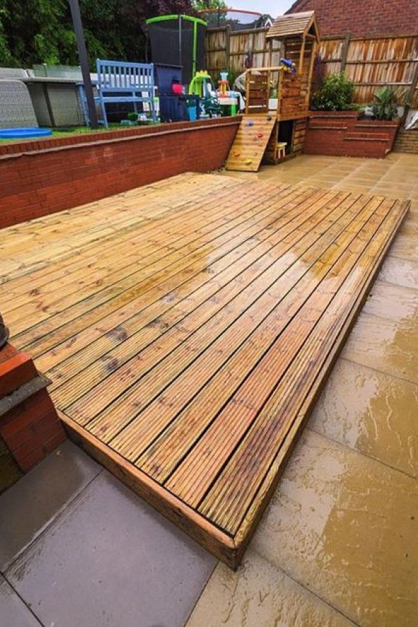 Fencing & Decking Cleaning Services in Cheltenham