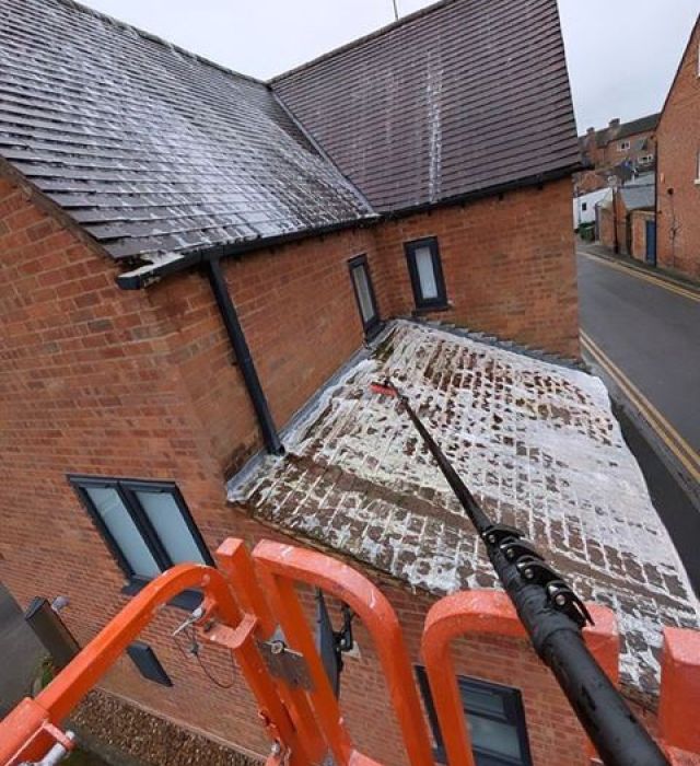roof-cleaning-1-kireth-ai