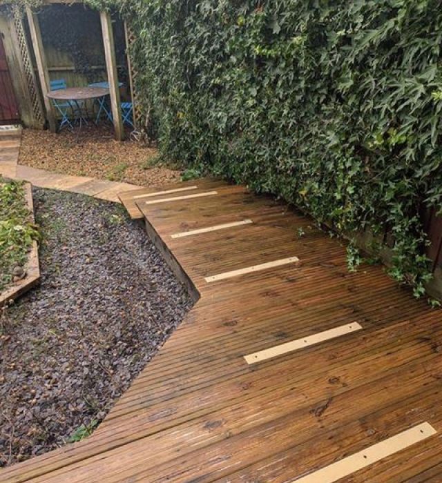 fencing-decking-cleaning-3-kireth-ai