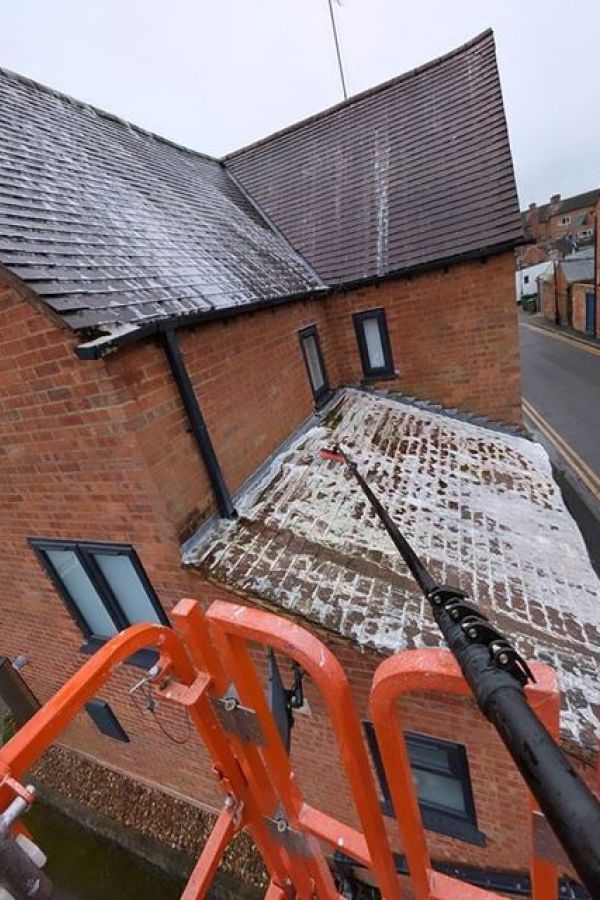 Roof Cleaning Services in Cheltenham
