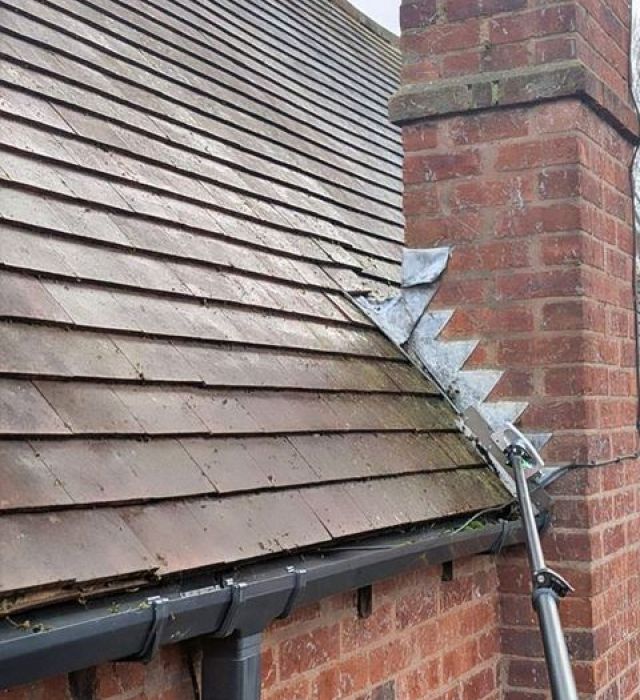 roof-cleaning-9-kireth-ai